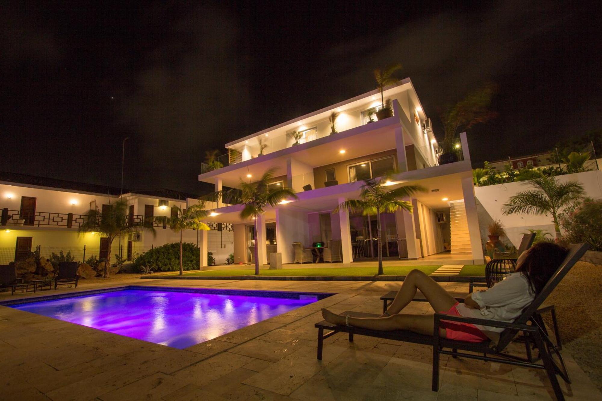Goudhaen Luxury Private Apartments Jan Thiel Beach מראה חיצוני תמונה